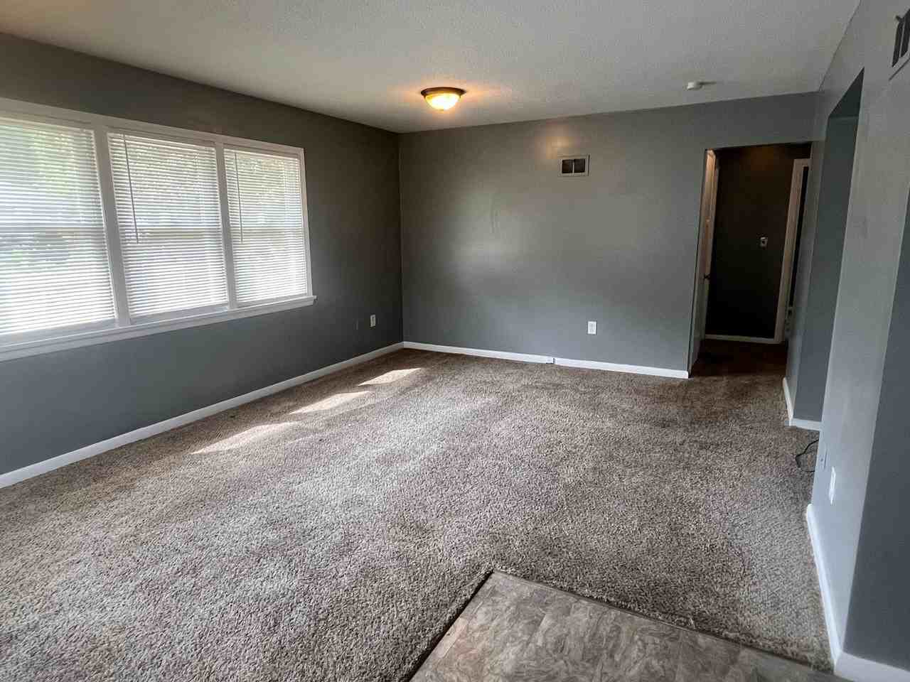 600 Se 6th St - Photo 3 of 27