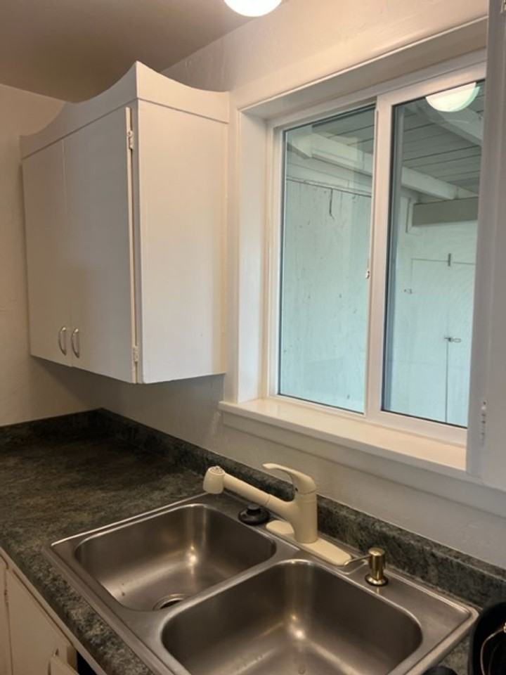 907 Glendale Ave - Photo 3 of 14