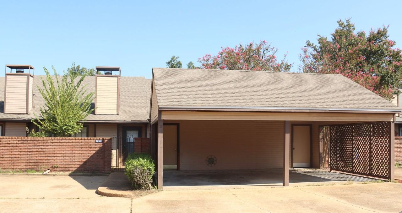 386 Windermere Blvd - Photo 3 of 13