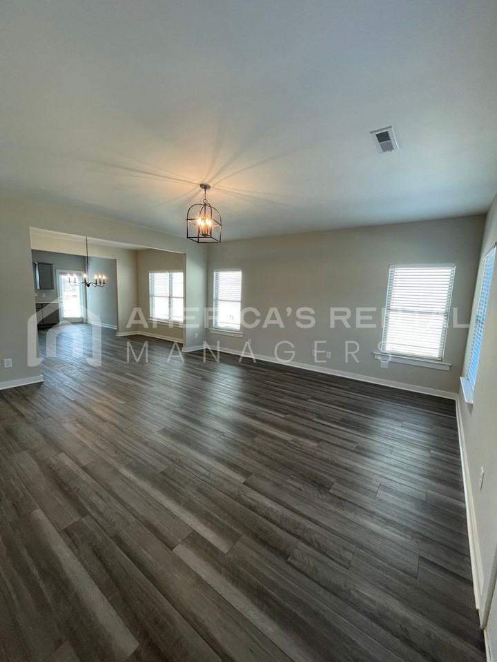 2129 Sullivan Dr Sw - Photo 6 of 29