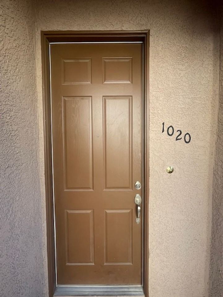 1020 Larkspur Point Ct - Photo 2 of 34