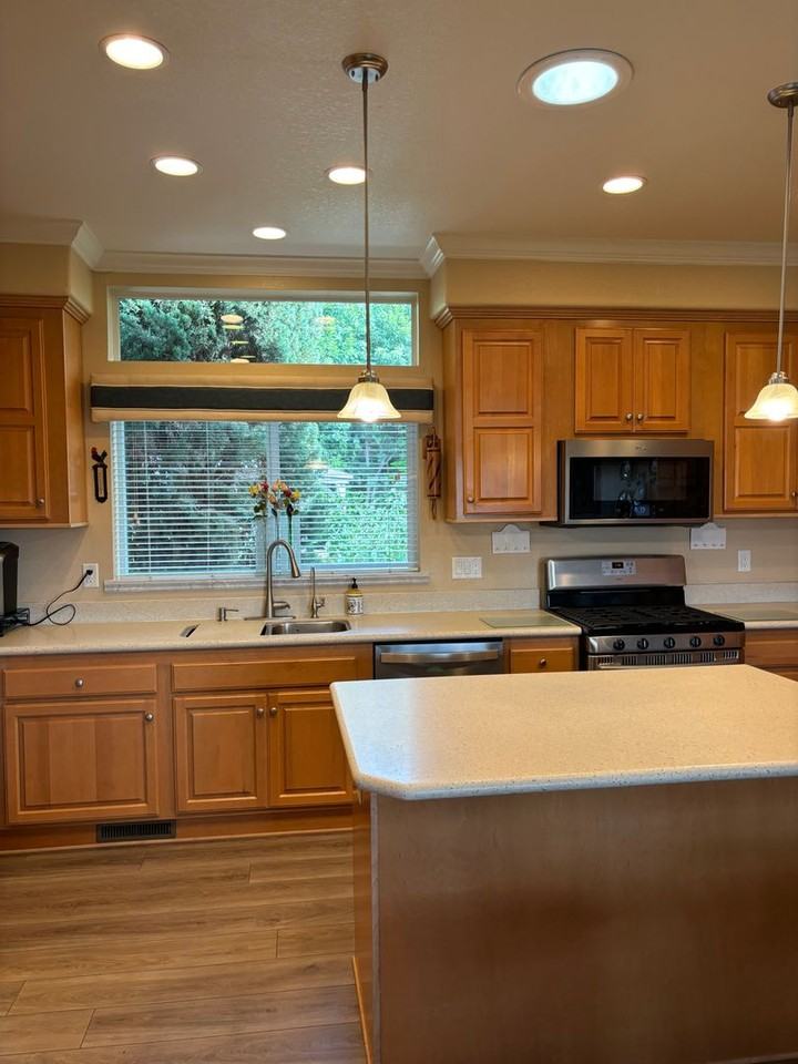 1208 Sunset Dr - Photo 3 of 17