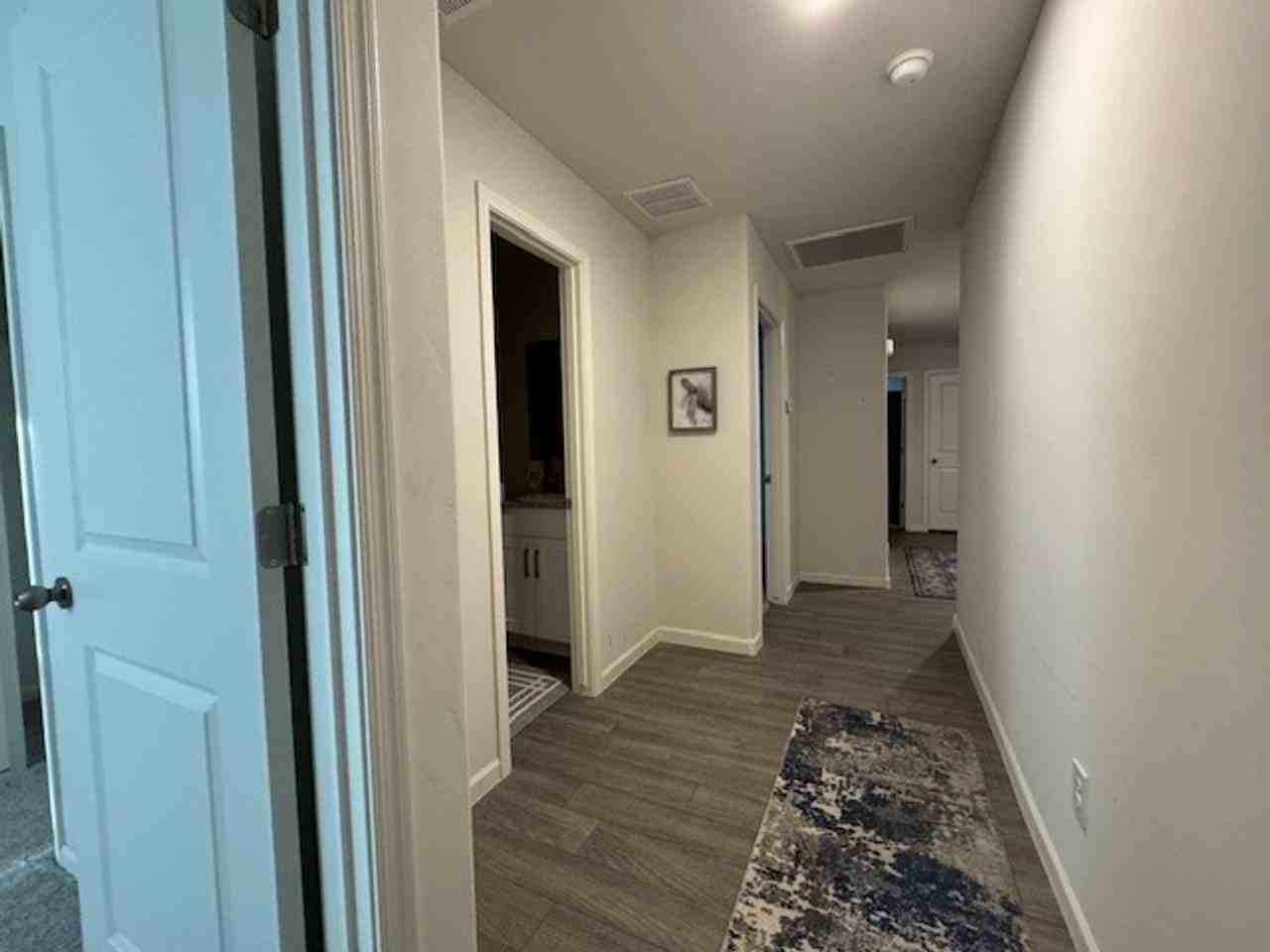 560 Holly St - Photo 4 of 38