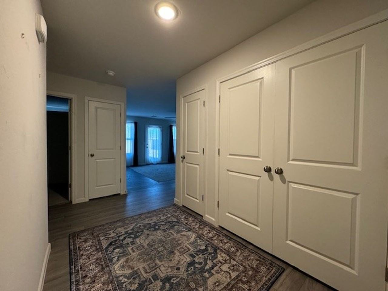 560 Holly St - Photo 5 of 38