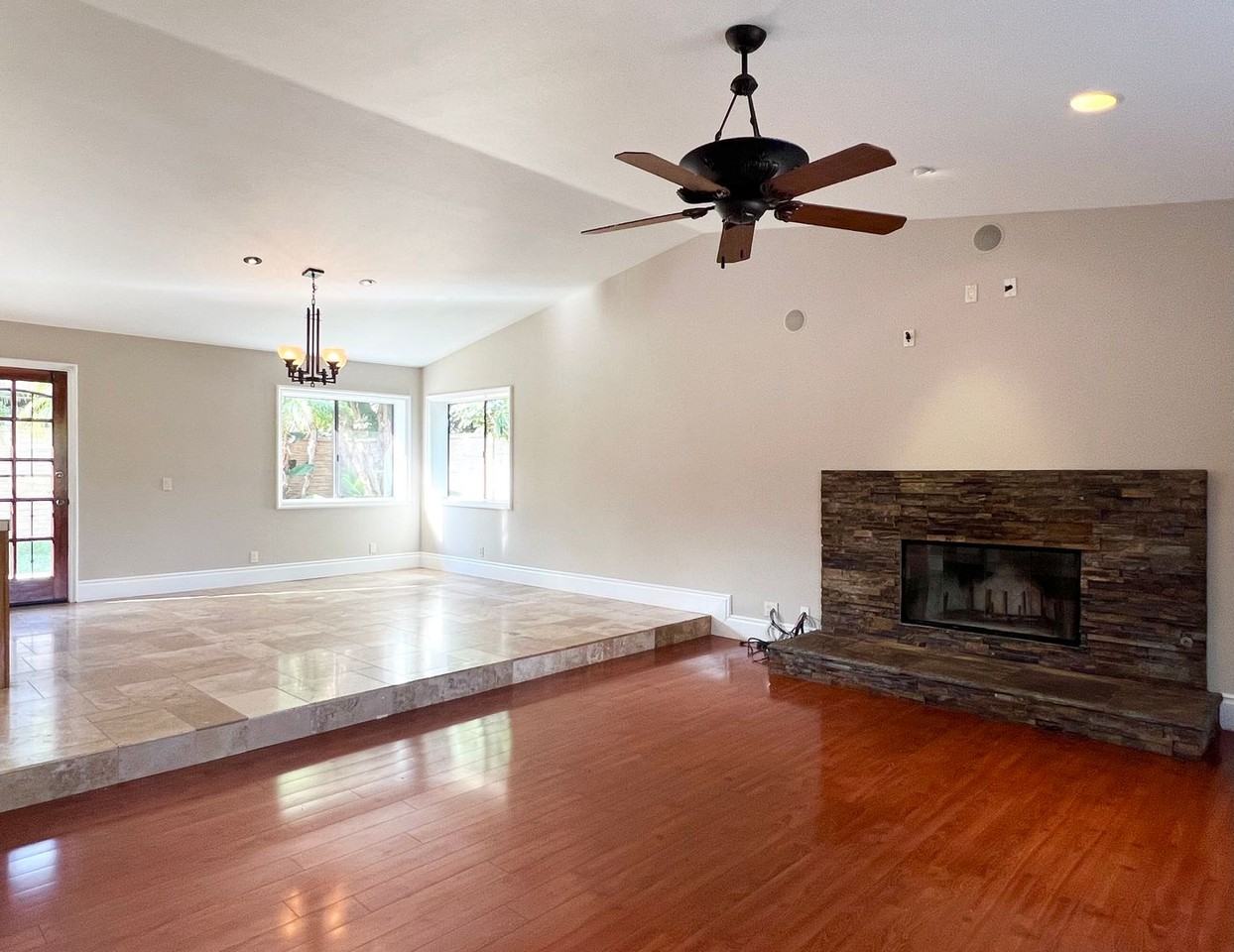 928 Whaley St - Photo 5 of 17