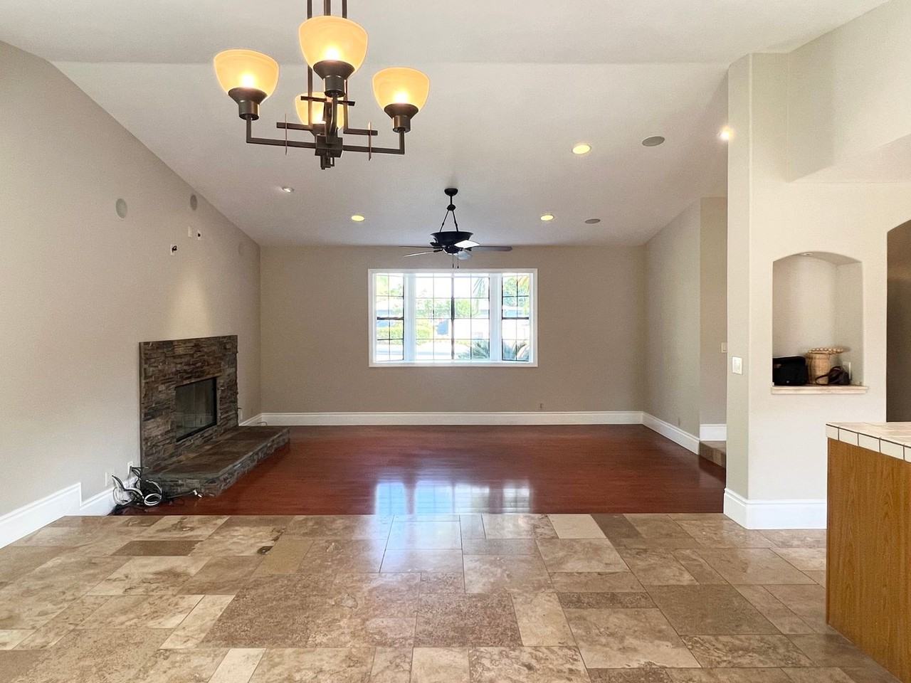 928 Whaley St - Photo 6 of 17