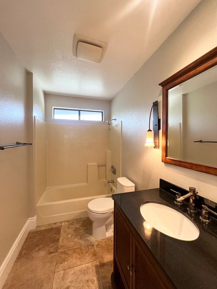 928 Whaley St - Photo 7 of 17