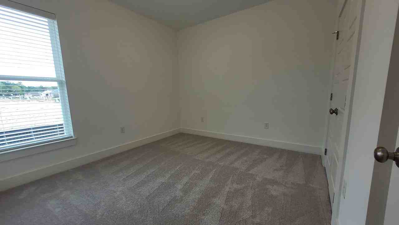 7024 Garden Hill Dr - Photo 5 of 11