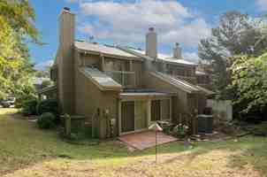featured image of 1 Weybridge Pl