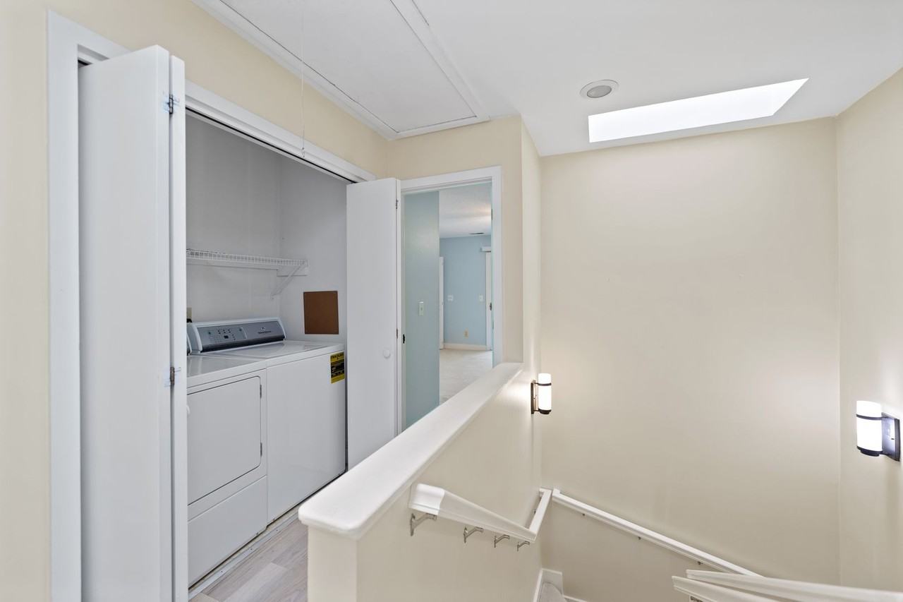 1 Weybridge Pl - Photo 5 of 18