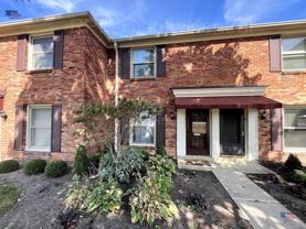 996 Chatham Ln #J - Photo 1 of 1