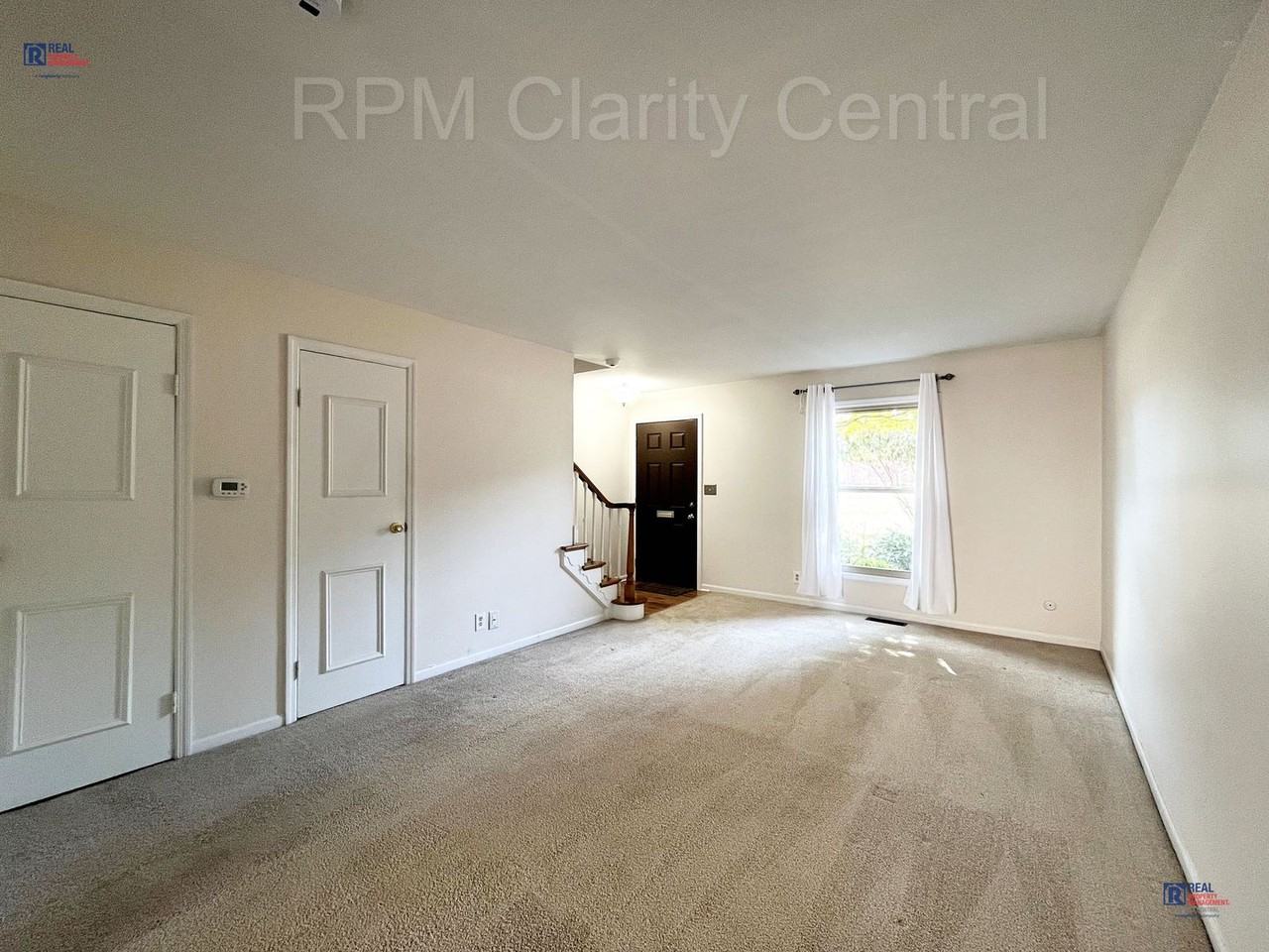 996 Chatham Ln #J - Photo 2 of 9