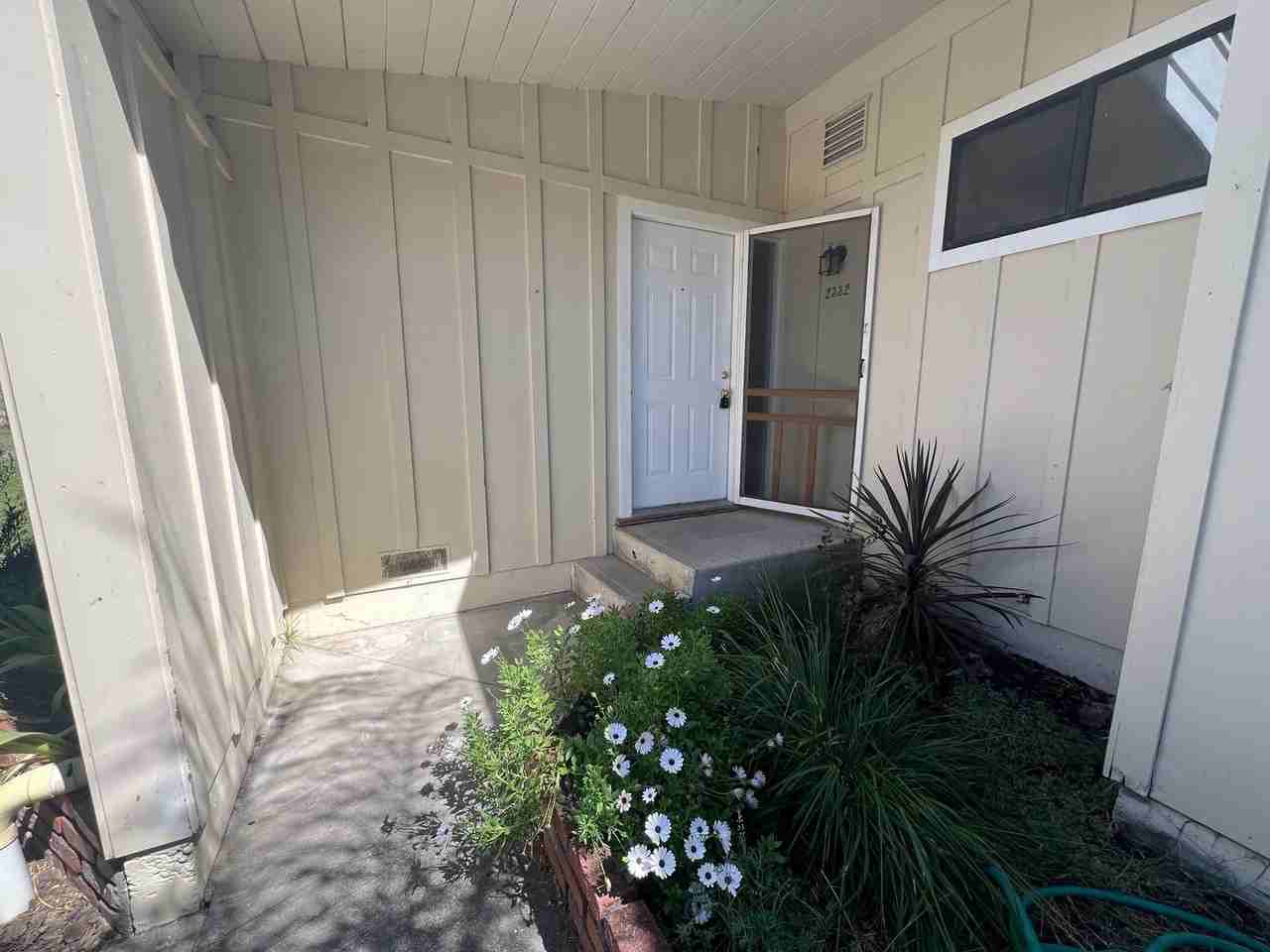 Cristwood Ct - Photo 2 of 13