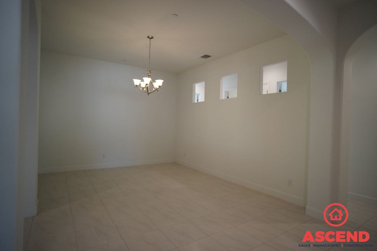 8904 Costa Blanca Dr - Photo 5 of 23