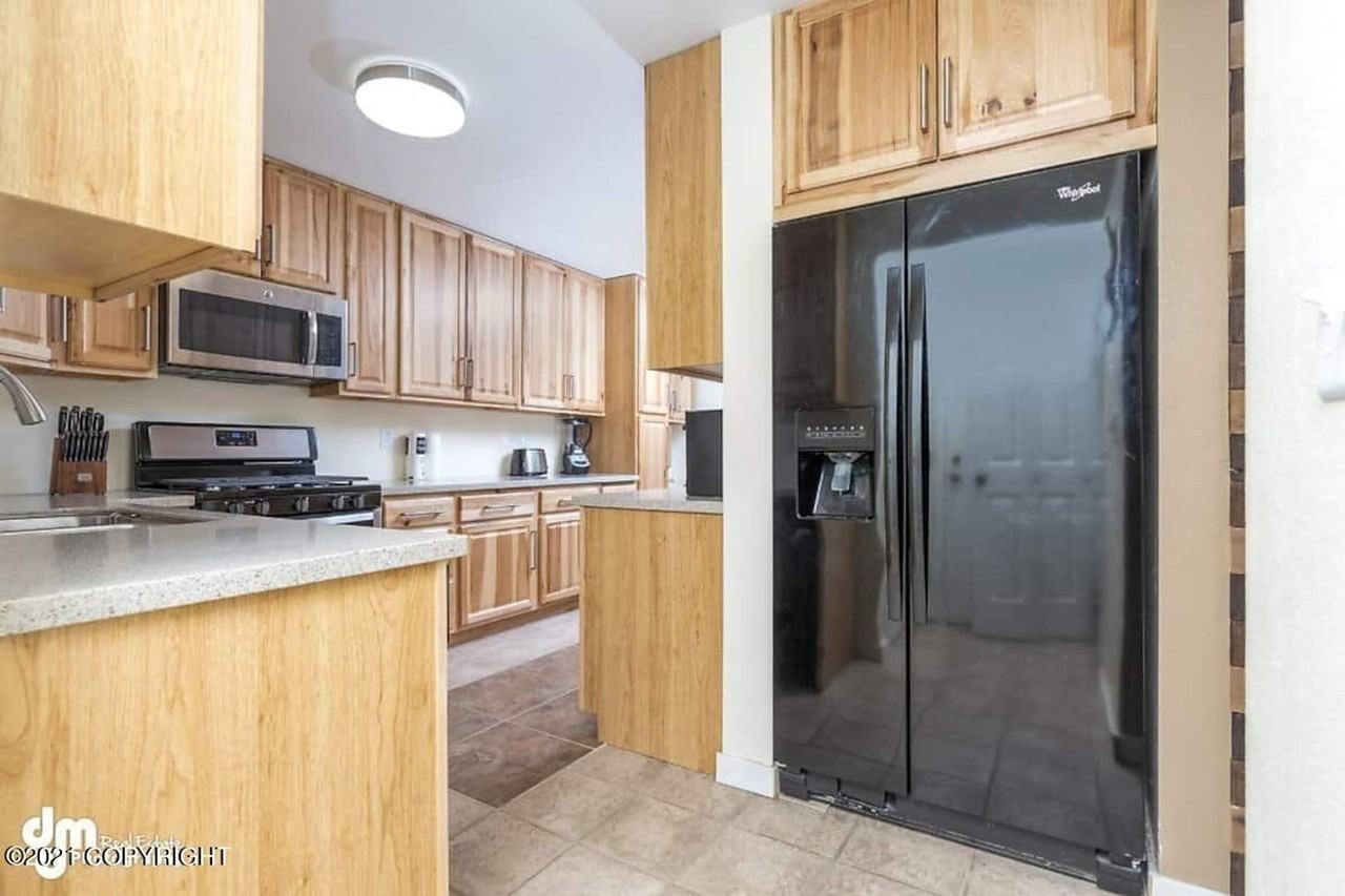 1008 W 80th Ave - Photo 4 of 22