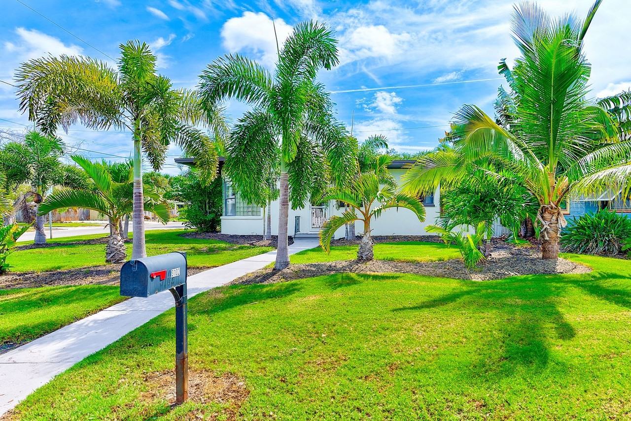 3102 Dupont St S - Photo 2 of 27