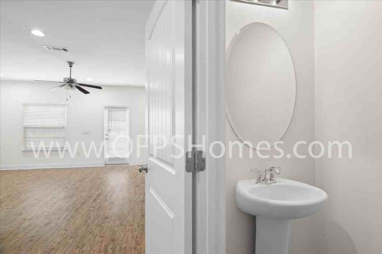 121 Iron Horse Dr E - Photo 2 of 20