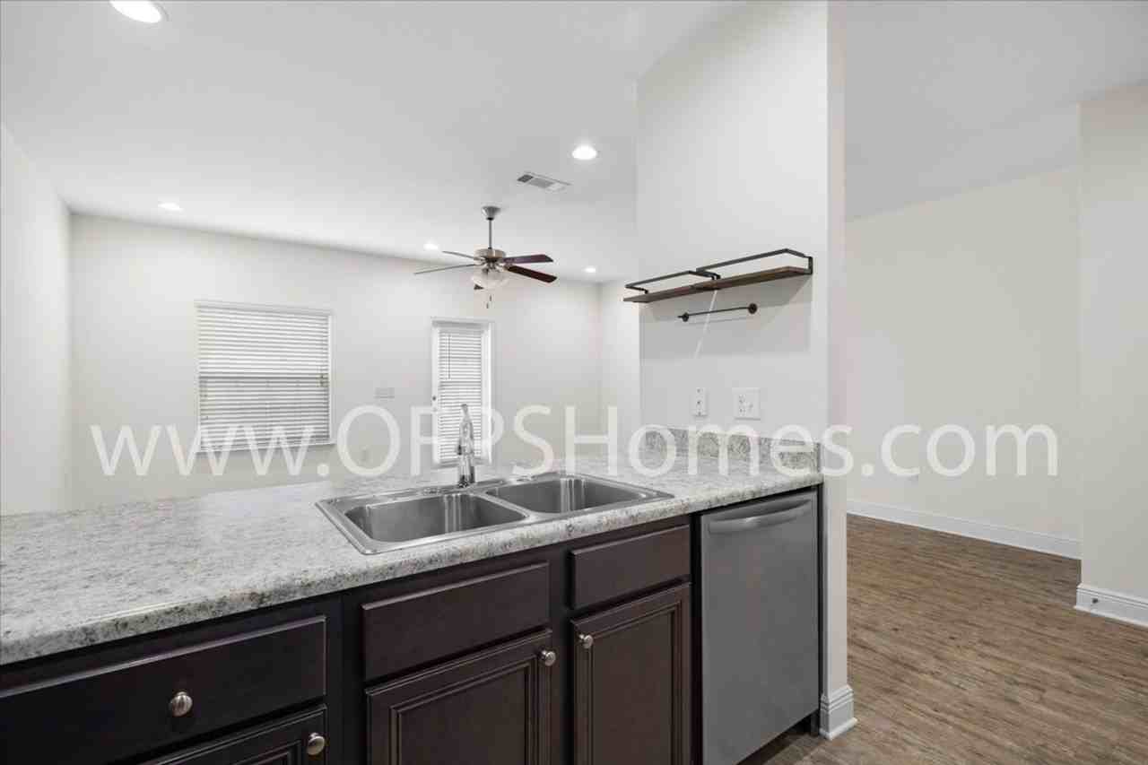 121 Iron Horse Dr E - Photo 5 of 20