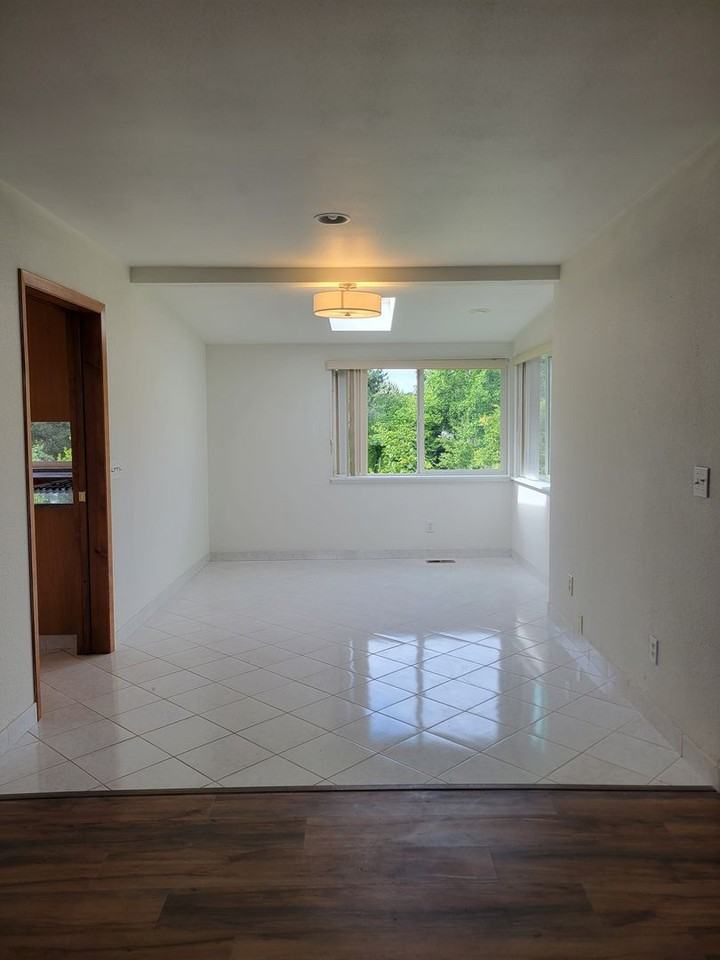 14435 56th Ave S - Photo 3 of 33