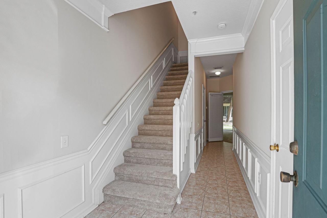 3168 Bayshore Oaks Dr - Photo 4 of 33