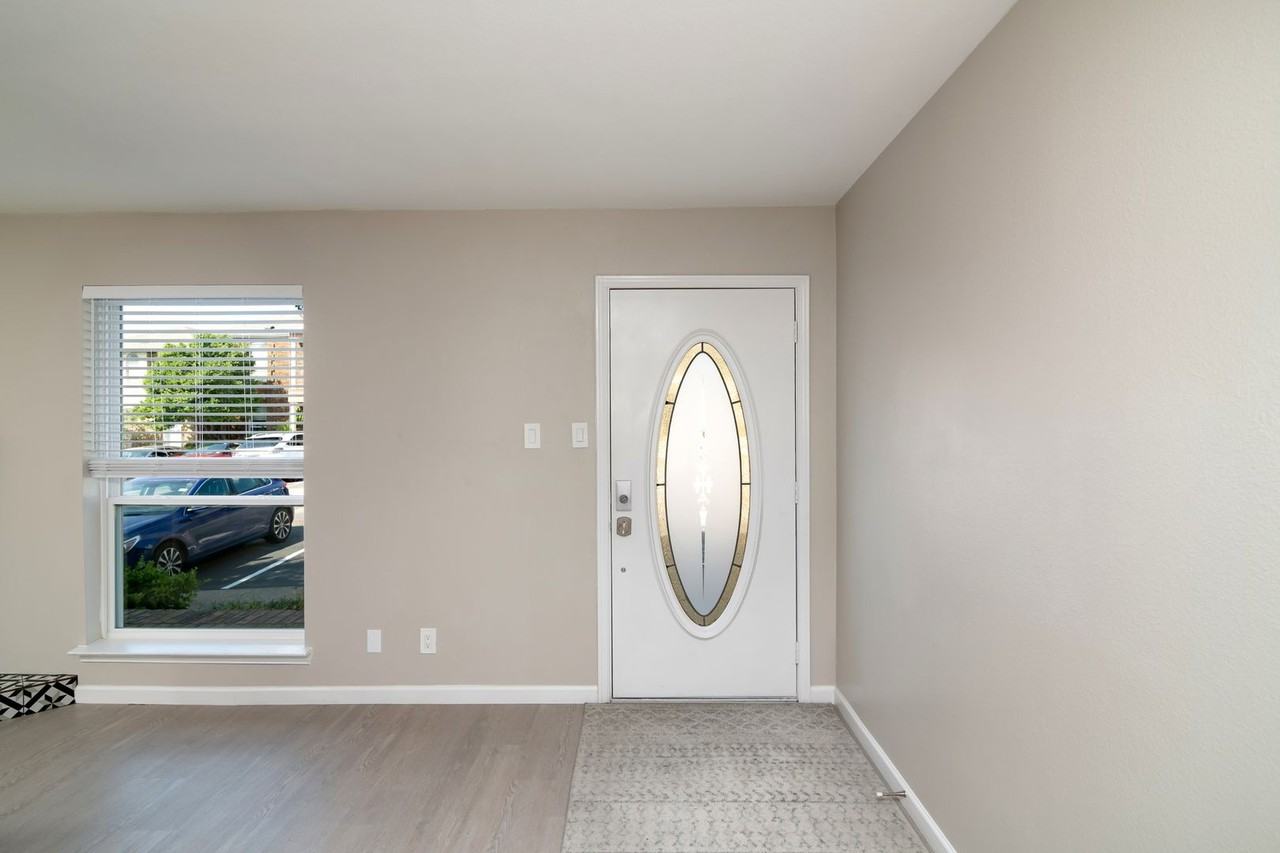 15924 Coolwood Dr #1039 - Photo 3 of 36