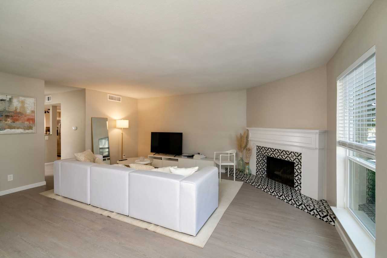 15924 Coolwood Dr #1039 - Photo 6 of 36