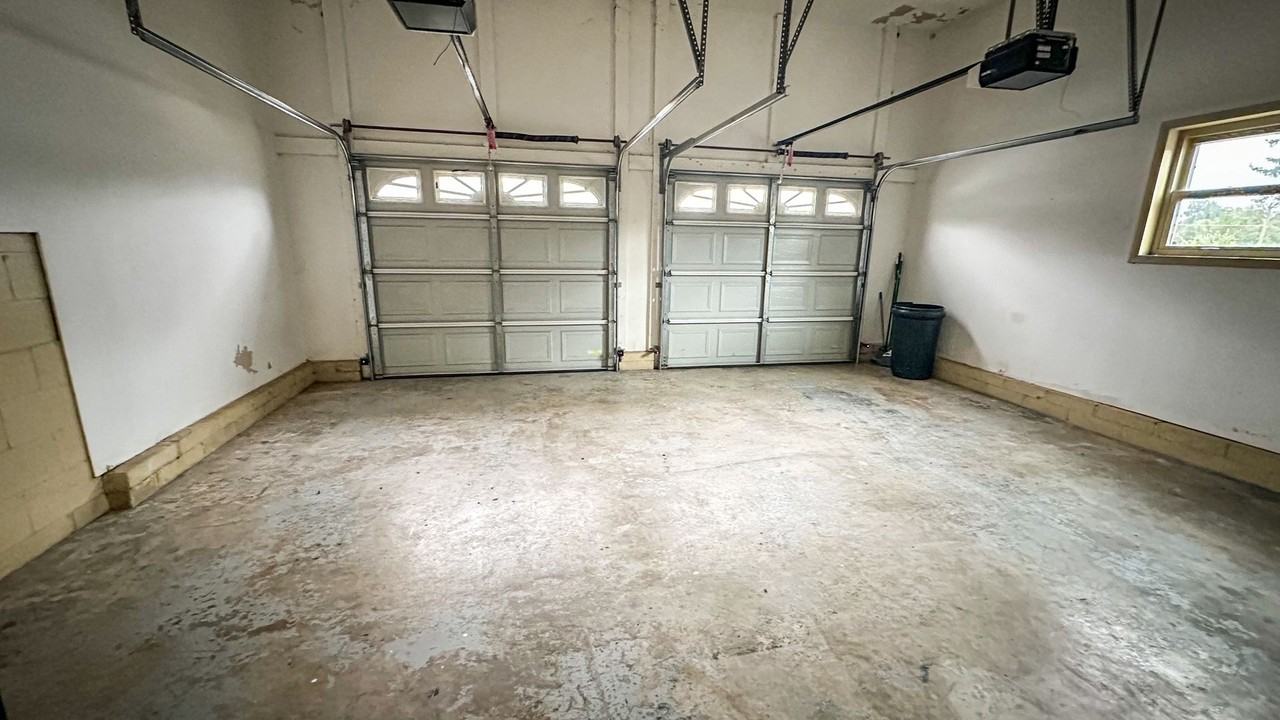 525 W Gary St - Photo 2 of 12