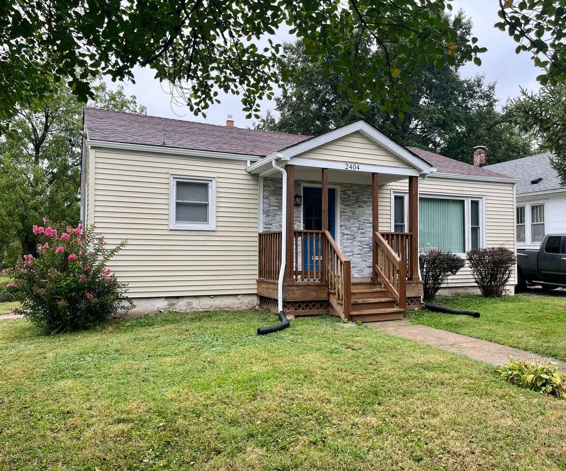 2404 Kohler St - Photo 2 of 18