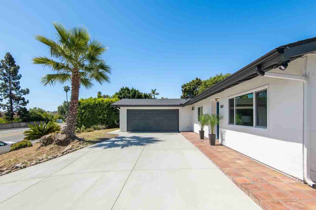 1012 S Rancho Santa Fe Rd - Photo 3 of 33