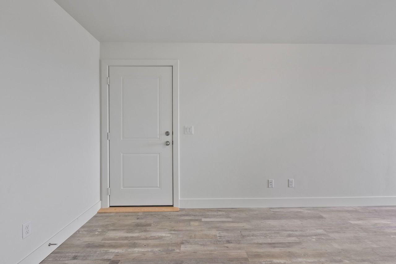 S238TO - Photo 3 of 31