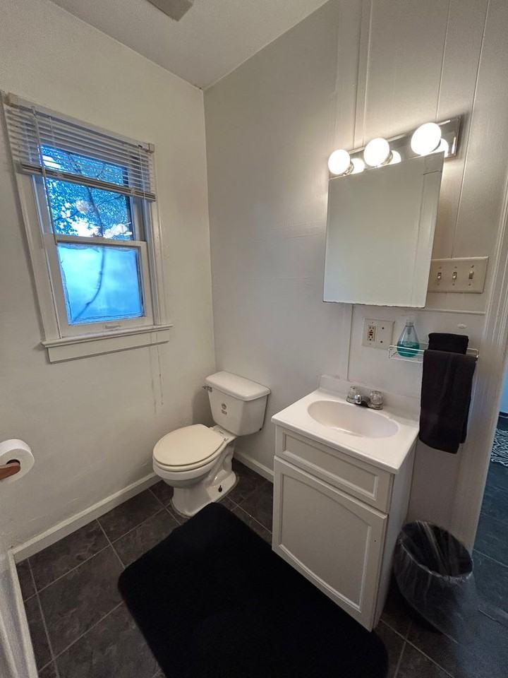 308 -312 1/2 N 11th Street - Photo 2 of 24