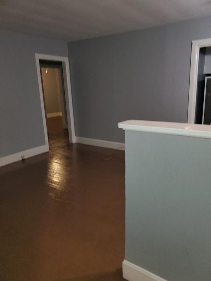 2504 Primrose Ave - Photo 2 of 7