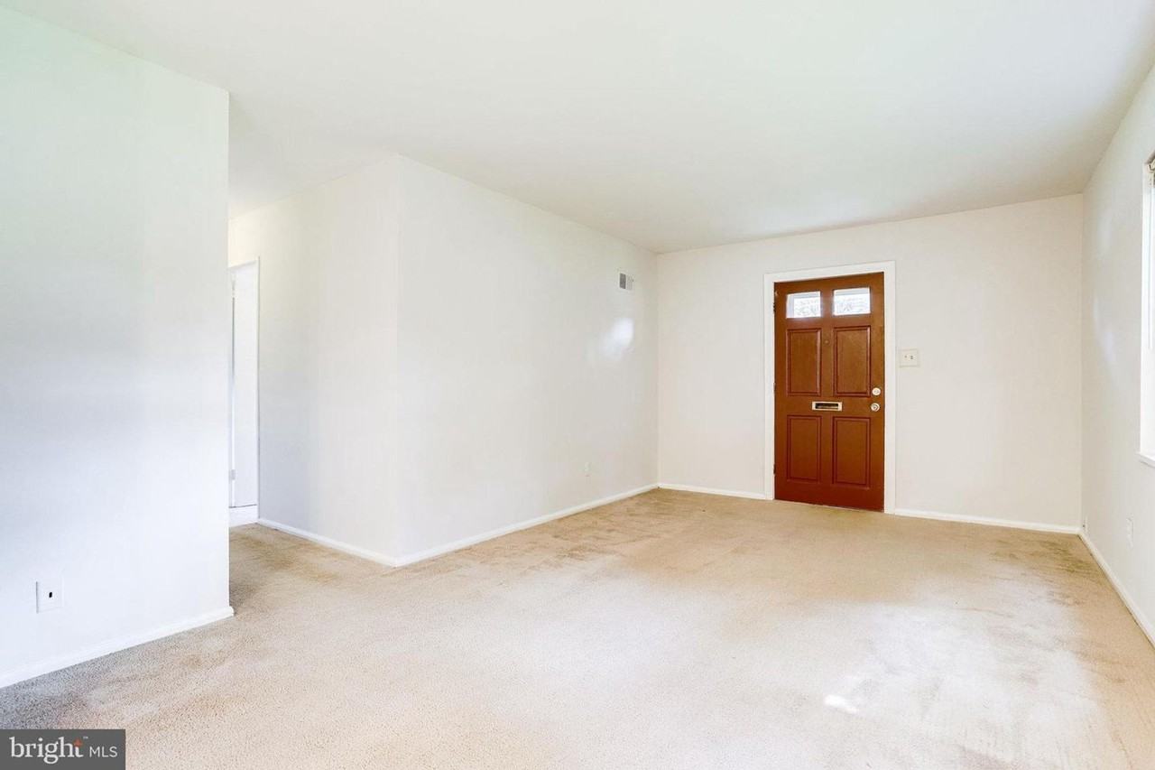 1922 Anderson Rd - Photo 2 of 27