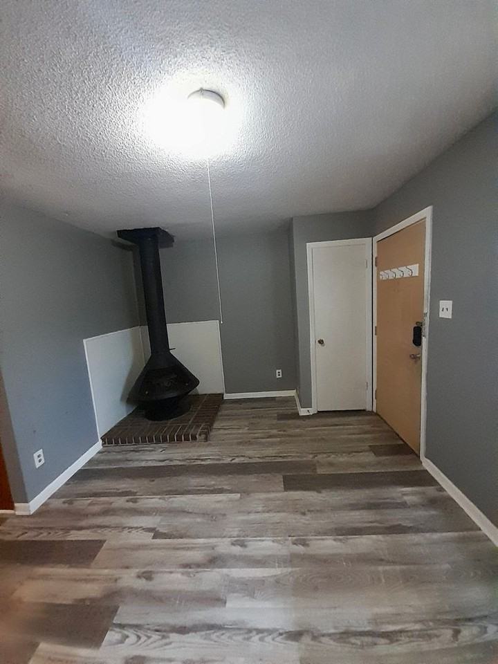 3 Meredith Ct #F - Photo 3 of 25