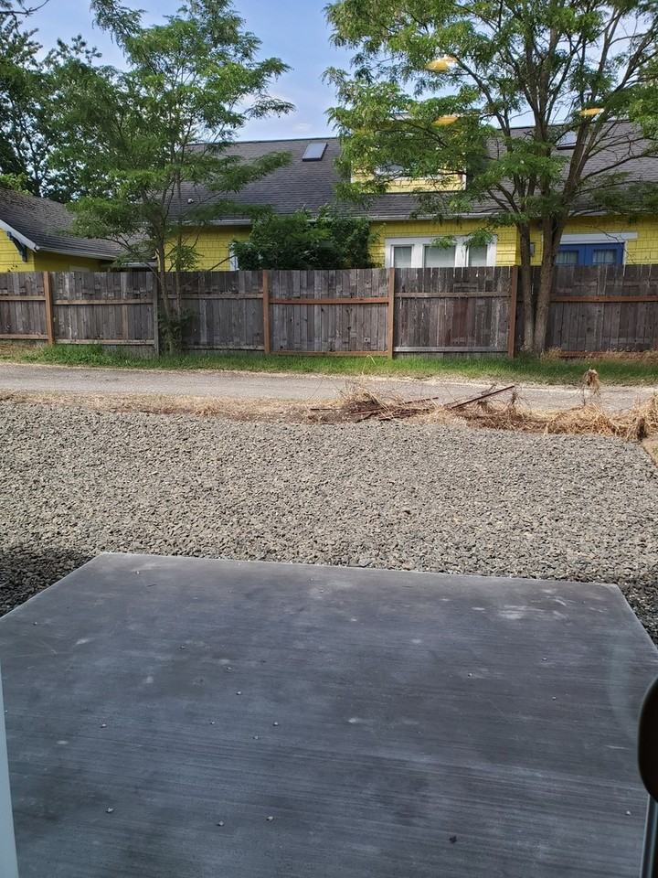 1917 Ahlers Ave - Photo 4 of 47