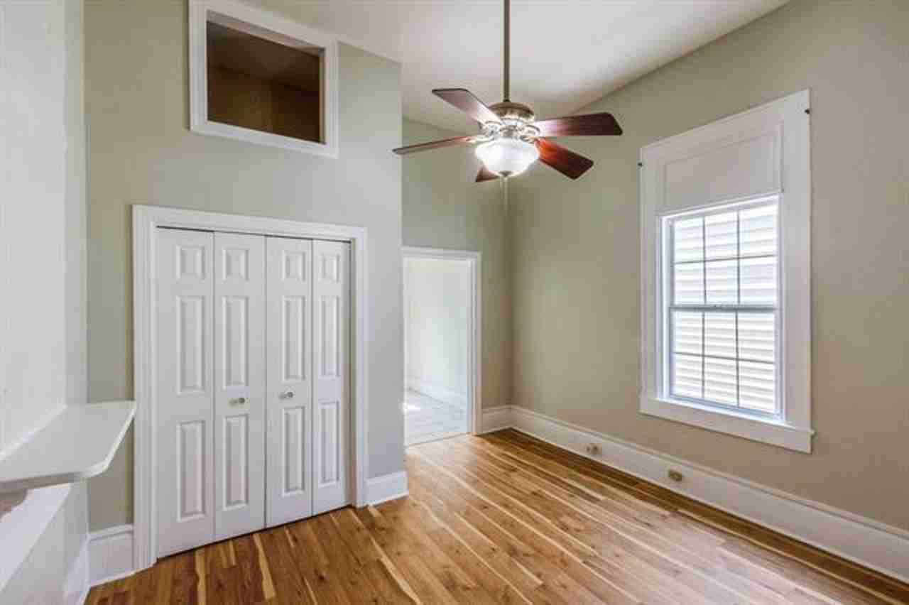1125-27 Independence St - Photo 3 of 10