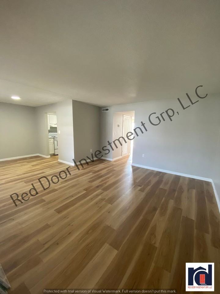 955 Knox Mcrae Dr ##13 - Photo 4 of 16