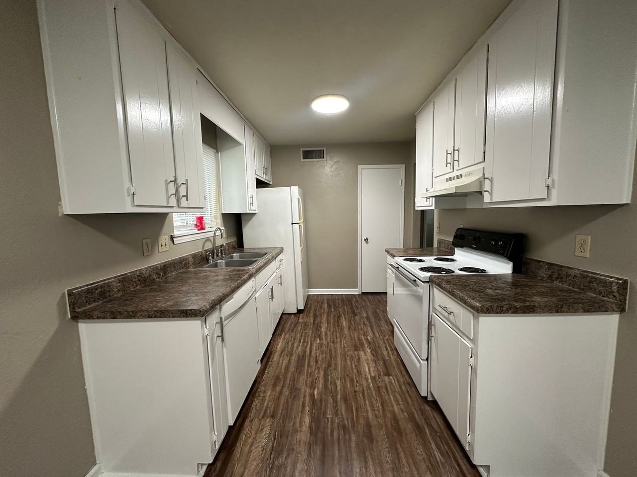 1411 Shallow Brk - Photo 4 of 8