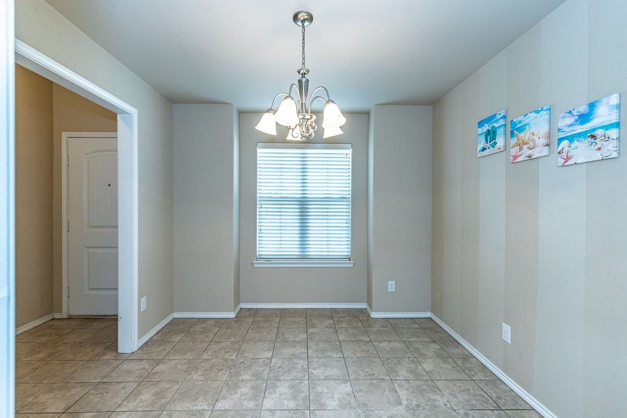 5507 108th St - Photo 2 of 29
