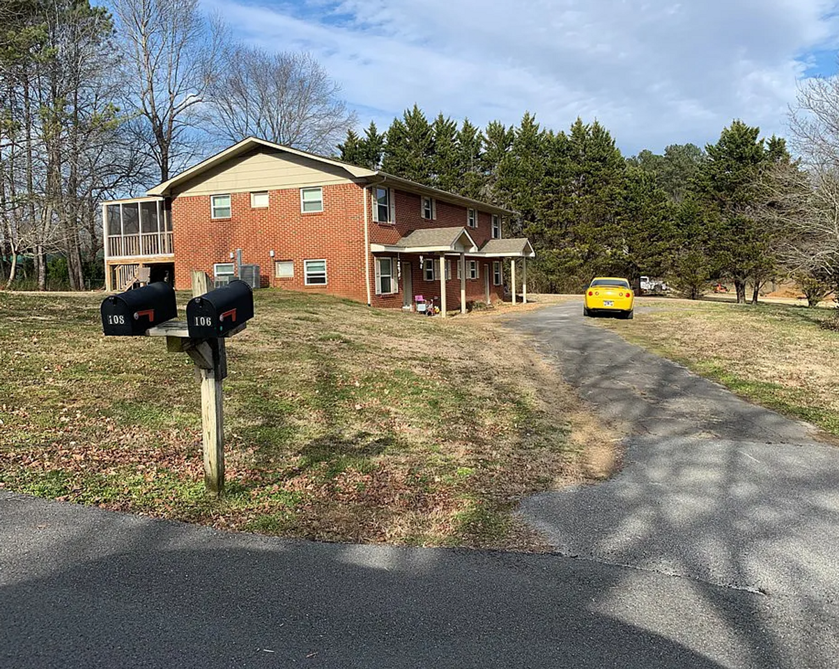 110 Whitecrest Cir Nw - Photo 2 of 12