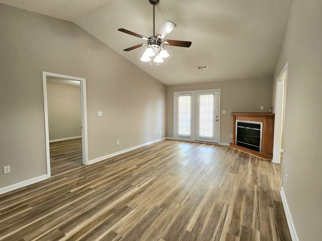 1209 Longpoint Dr - Photo 2 of 14