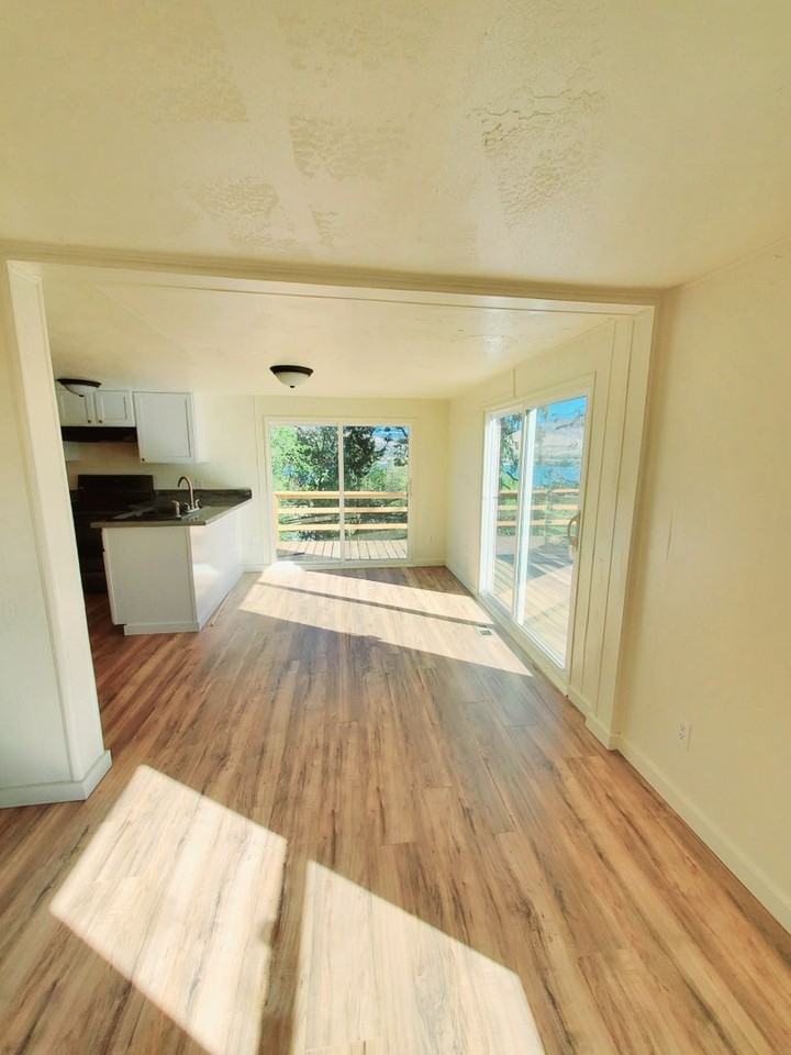 866 Riverside Dr - Photo 3 of 12