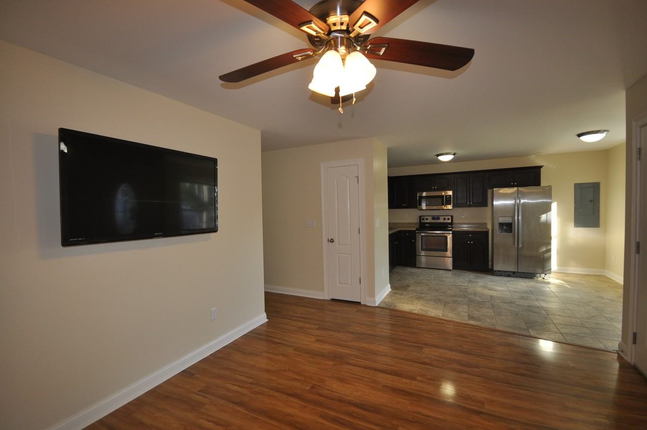 419 Uhlan Ct - Photo 2 of 12