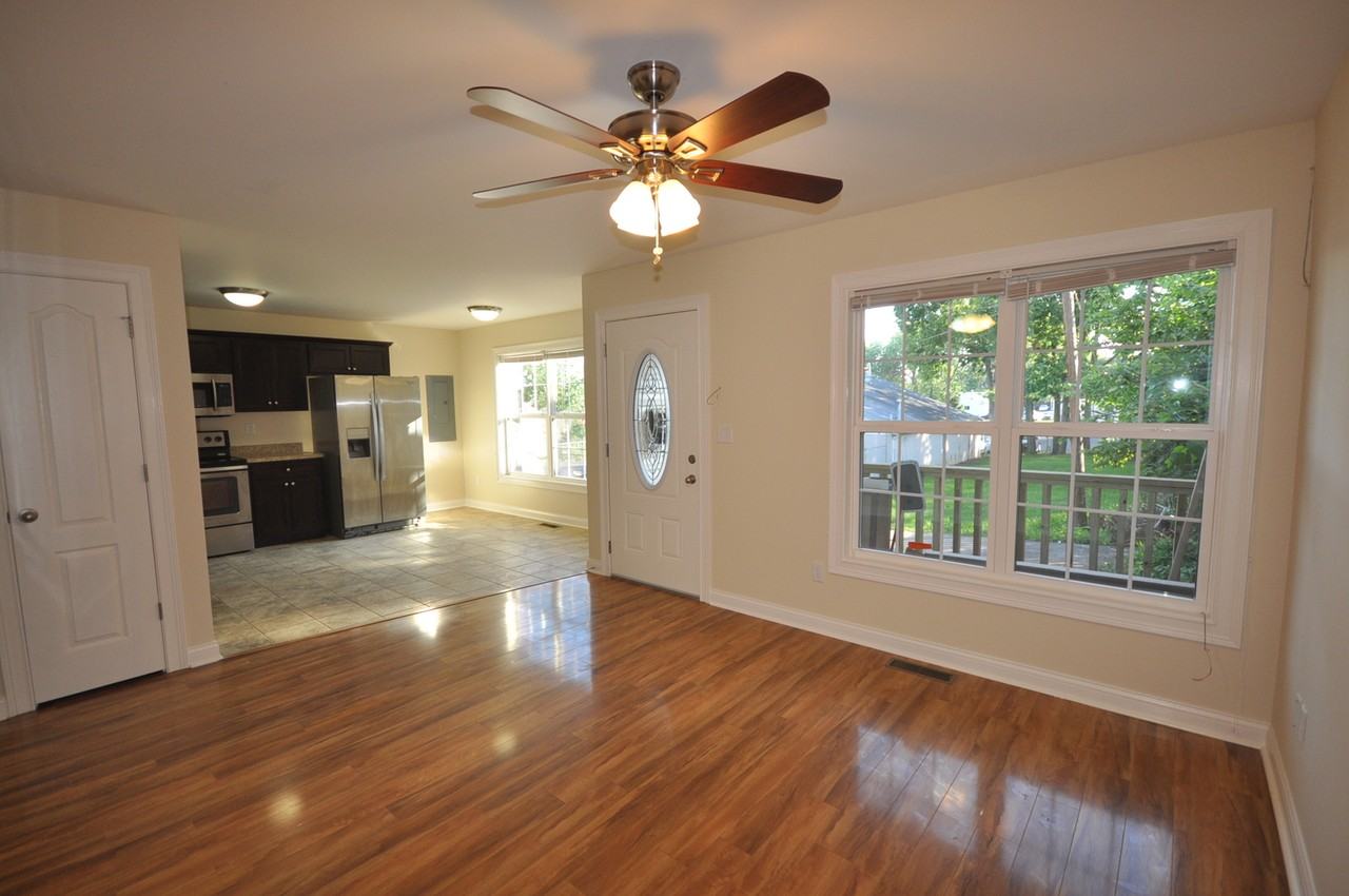 419 Uhlan Ct - Photo 3 of 12