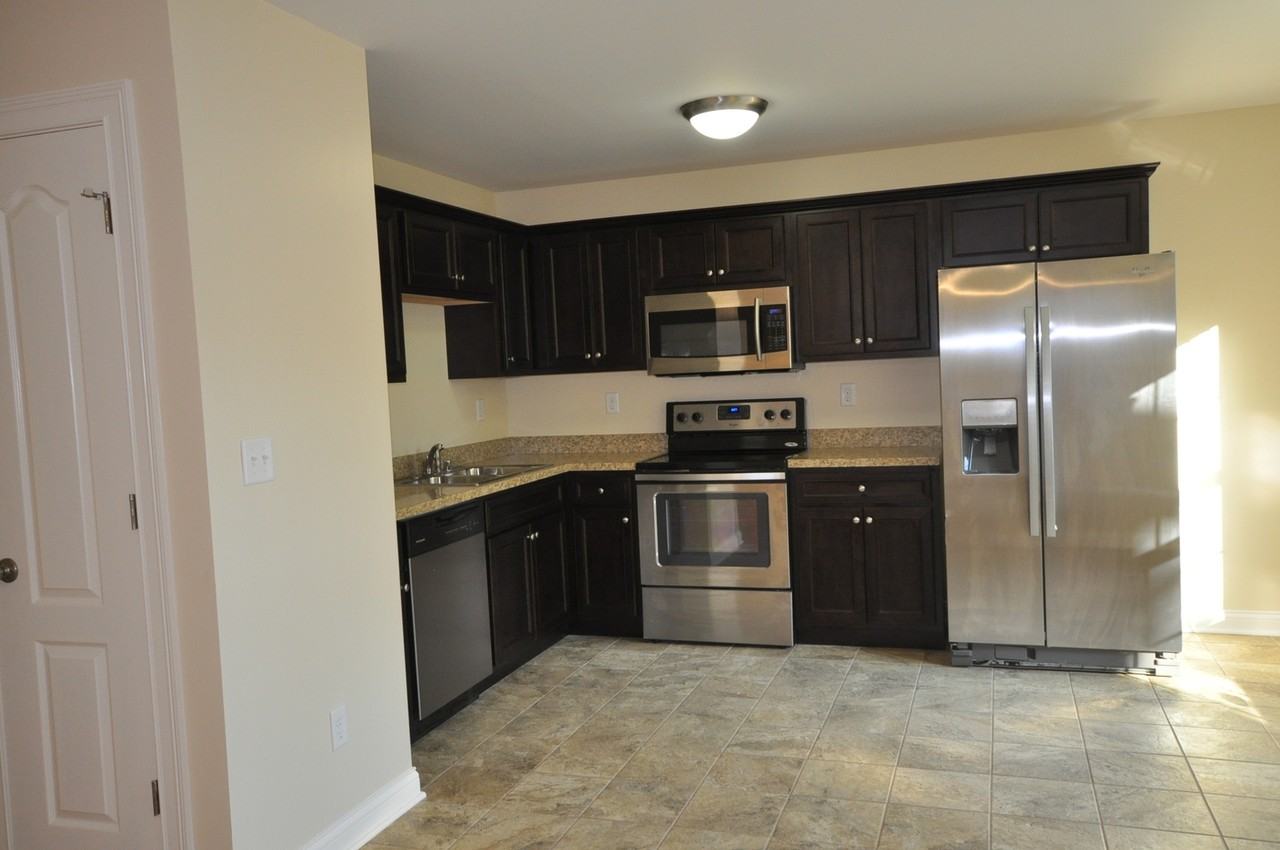 419 Uhlan Ct - Photo 6 of 12