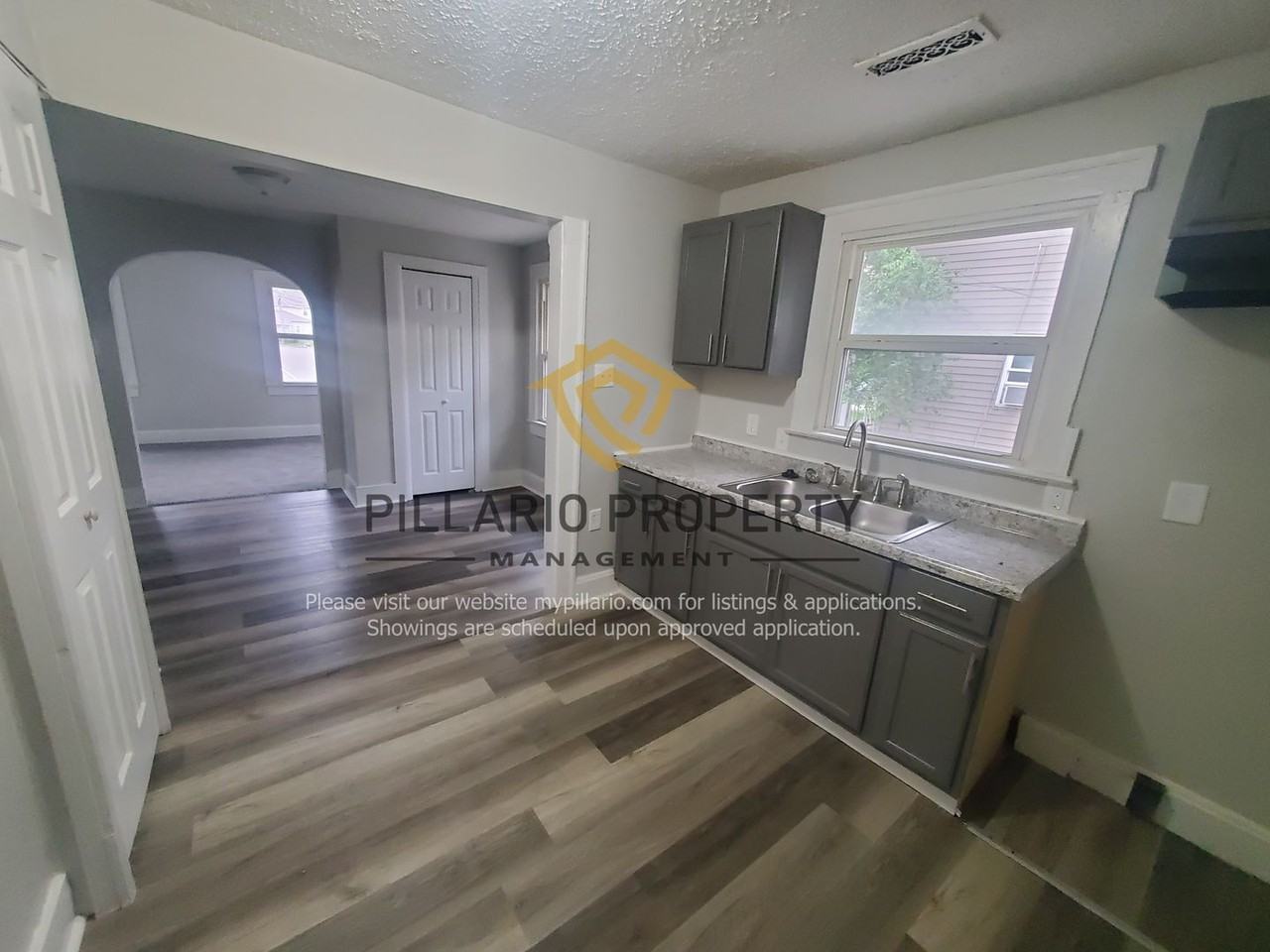 1210 S Sheffield Ave - Photo 4 of 15