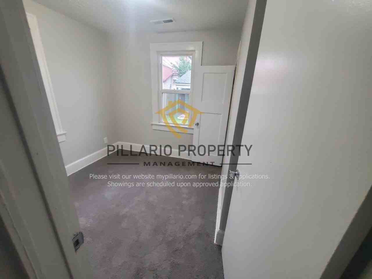 1210 S Sheffield Ave - Photo 7 of 15