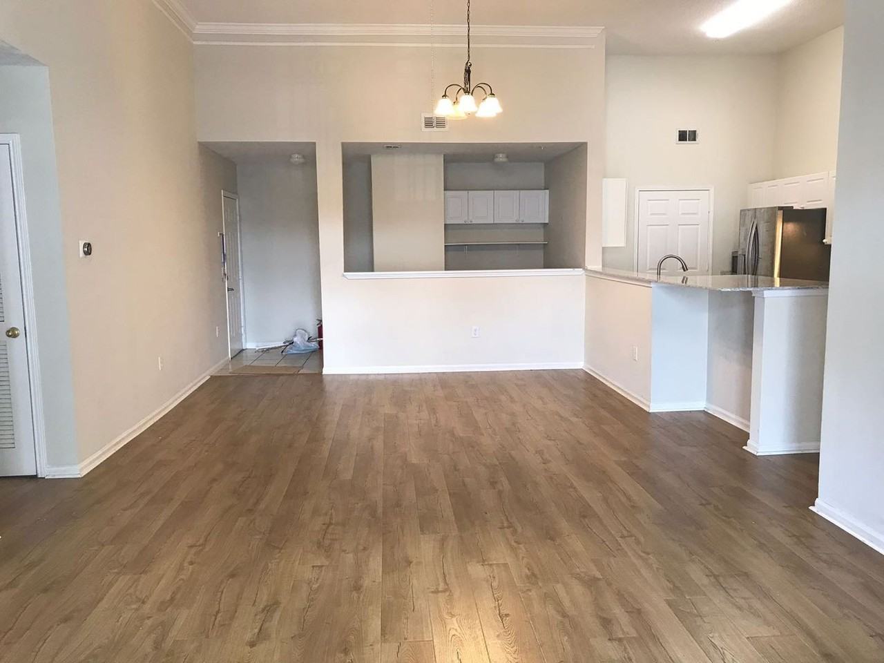 239 Longview Ave - Photo 4 of 21