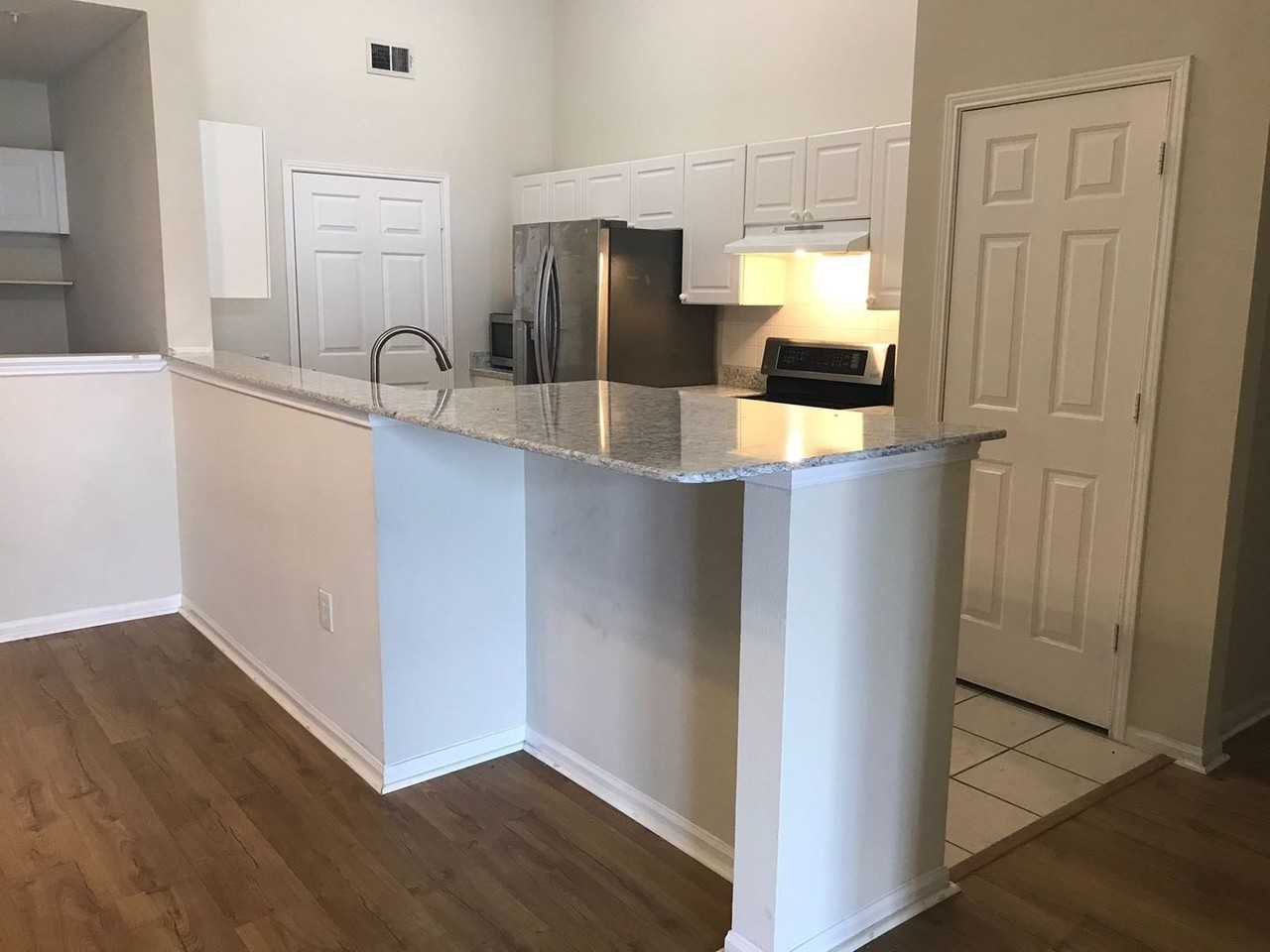 239 Longview Ave - Photo 7 of 21