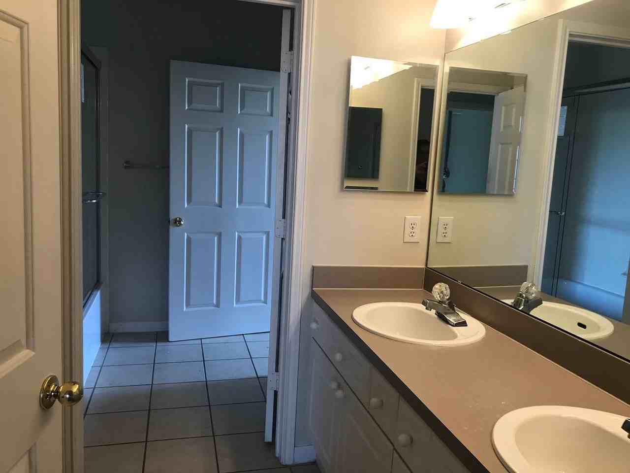 239 Longview Ave - Photo 5 of 21